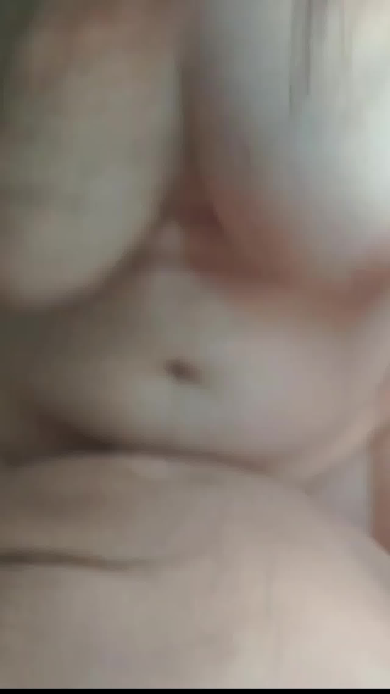  小公寓猛操白嫩的D奶小女友 的剧照5