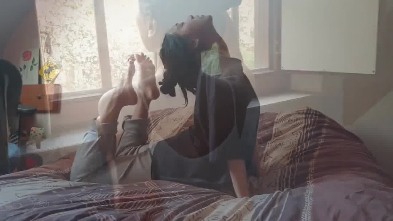  淫荡留学生刘玥五月新作-疫情当前只好和小玥玥一起玩巨型肉棒 的剧照7