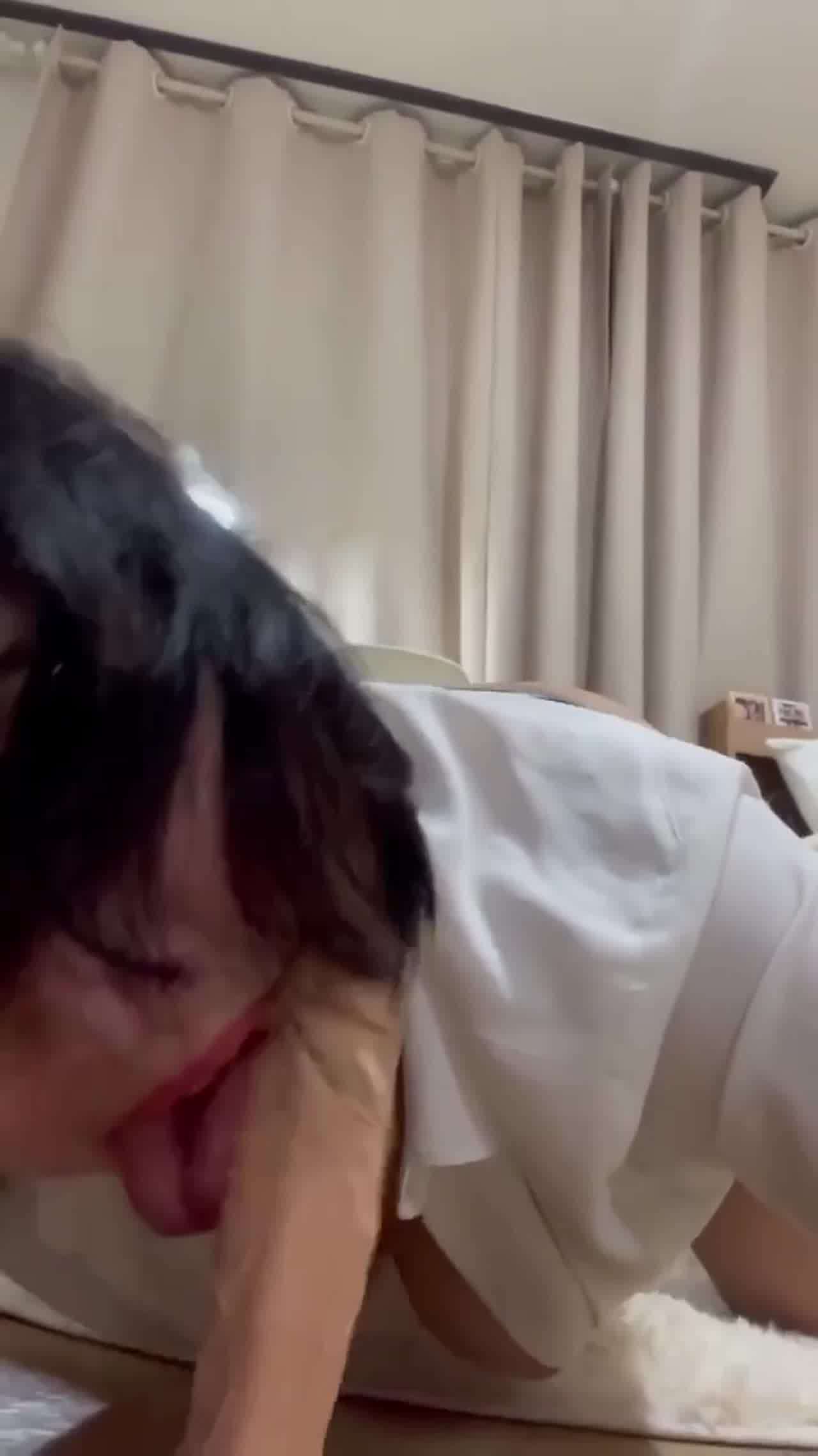  黑丝反差翘臀女友口活一绝 的剧照9