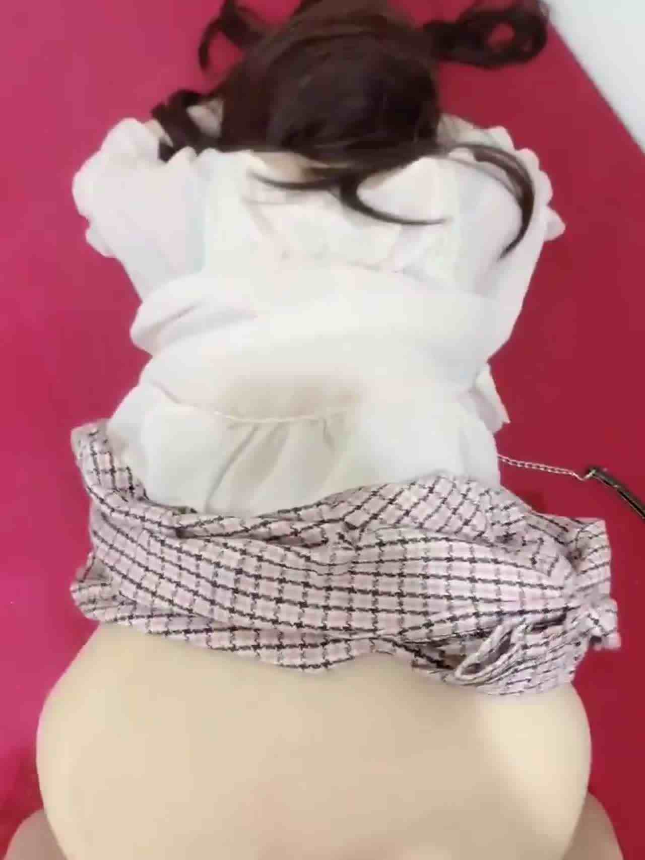  风流小哥到处找妹子抽插 的剧照2