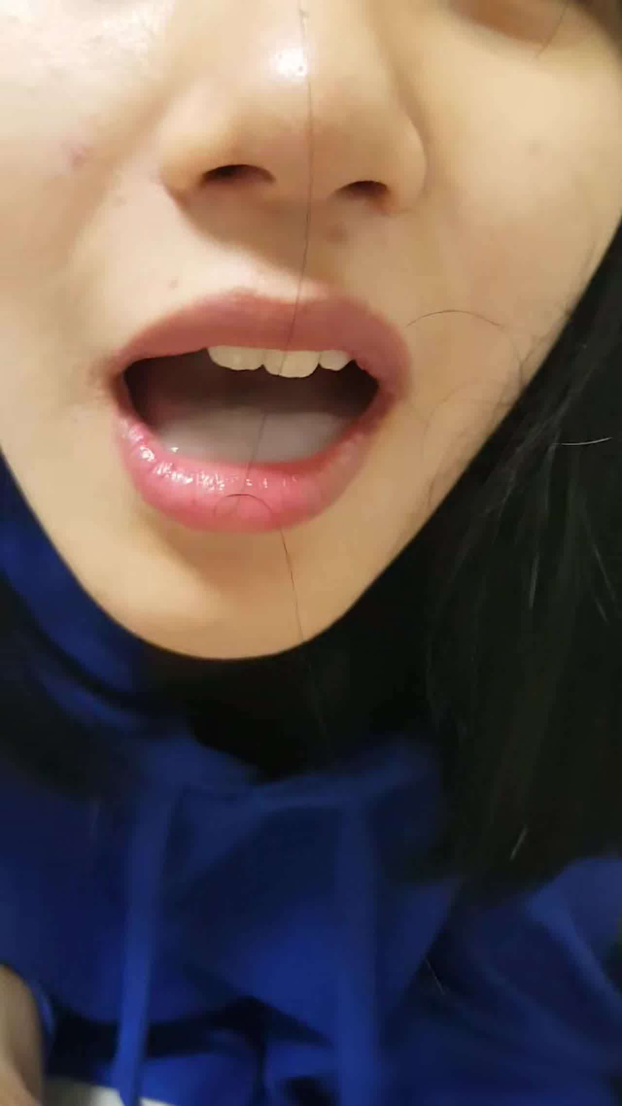  韩国女友口活贼6 的剧照2