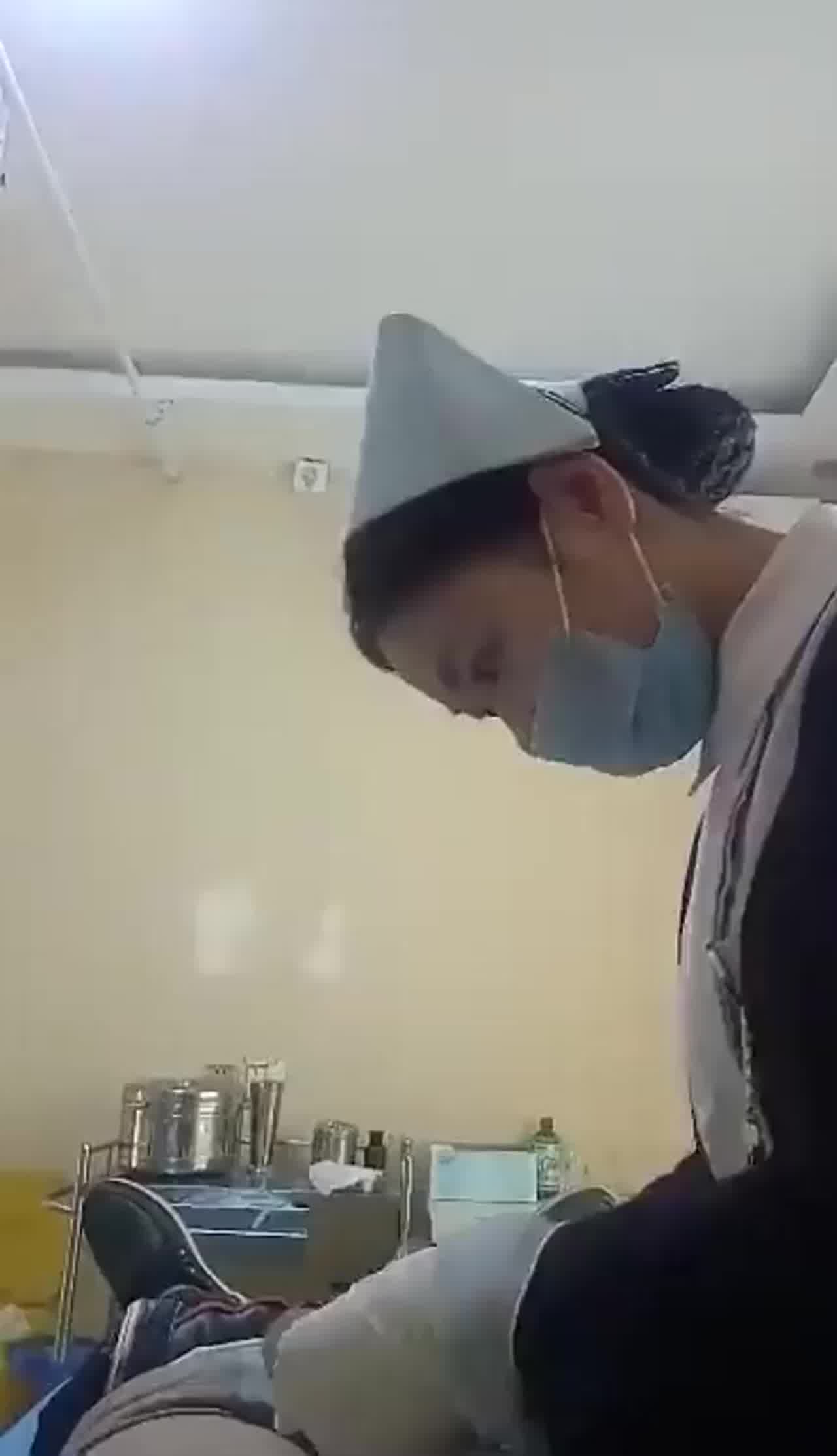  推特小护士雅欣～下次再有哥哥找我割包皮，我还是先给你口一次叭，把我和同事搞得尴尬，哈哈哈 的剧照8