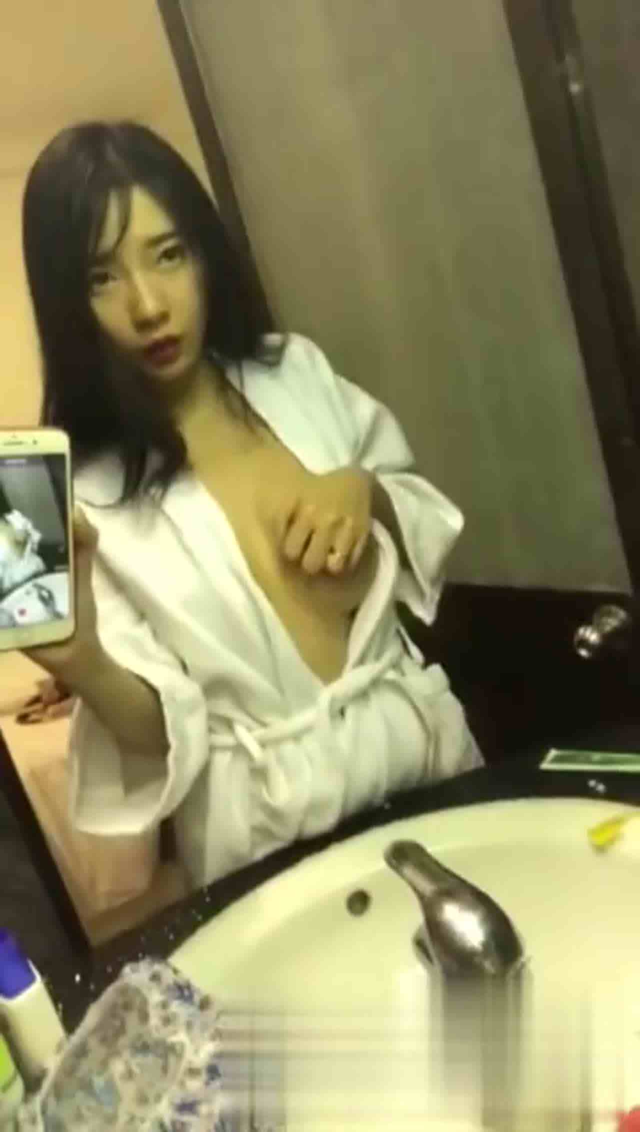  韩越混血原来这么极品！水波奶因为剧烈运动拼命摇晃！（五） 的剧照1