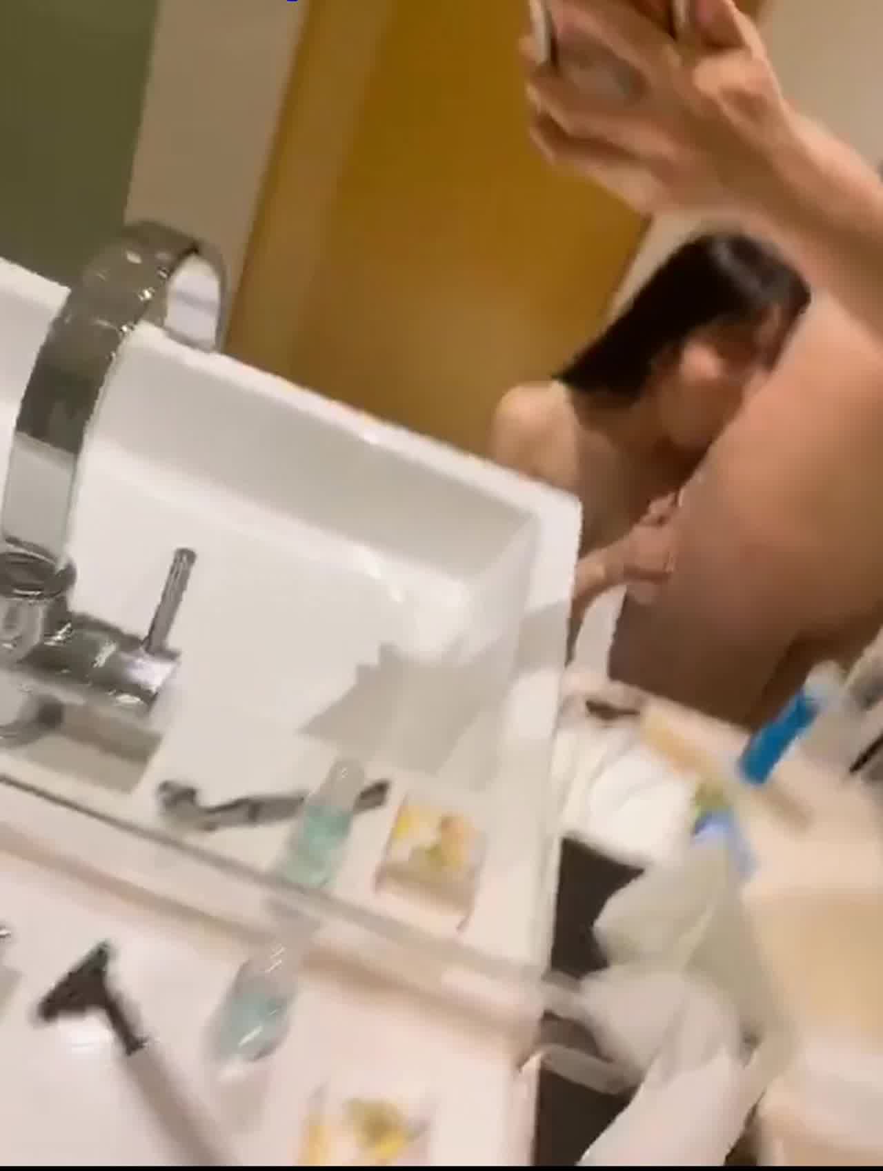  边欣赏风景边做爱 的剧照1