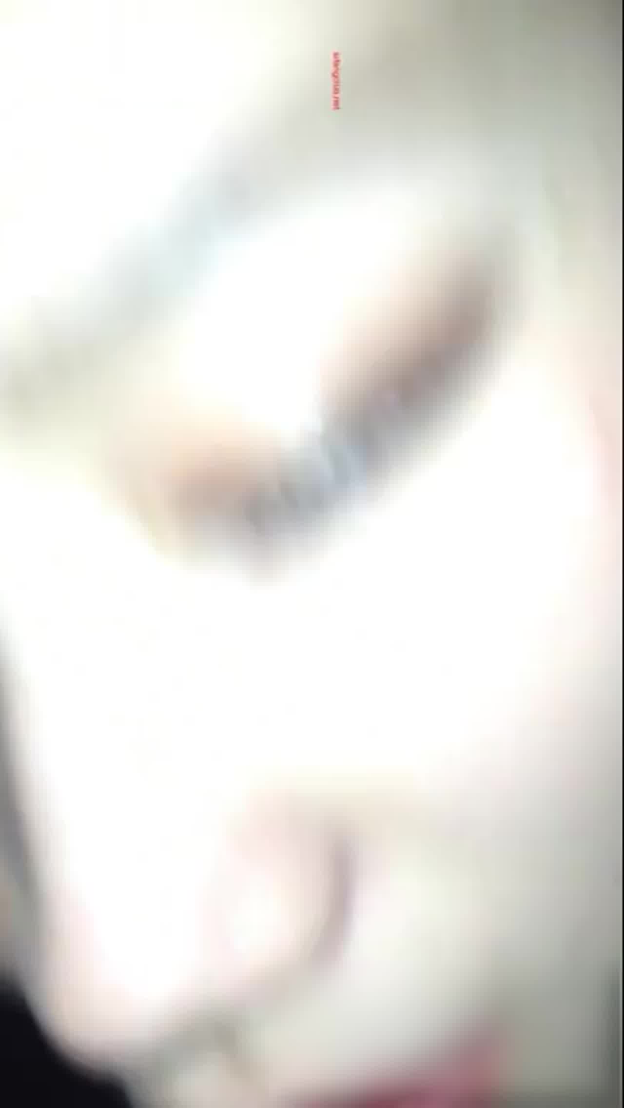  大学毕业正妹 不雅视频曝光 的剧照1