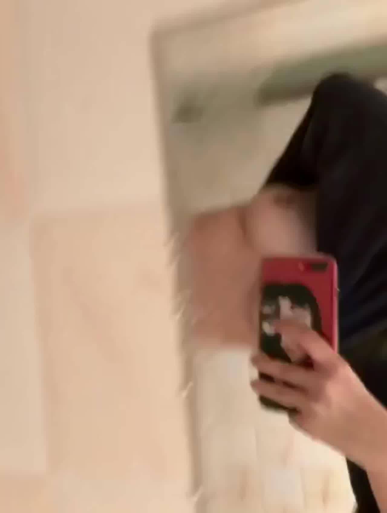  黑长直妹妹自拍美乳 的剧照6