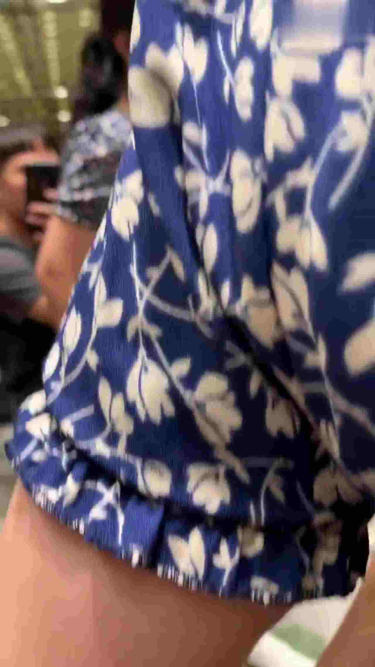  小母狗在试衣间都干起来了 的剧照10