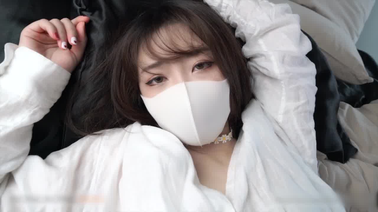  【蒙面女孩系列】玩偶姊姊 极品身材出门度假就是要尽情操这红通通的逼 的剧照6