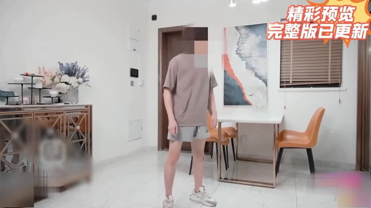  宅男终极梦想超能力【隐身术】光临女大学生宿舍，意外看到美女自慰，忍不住插入嫩穴无比湿滑！ 的剧照10