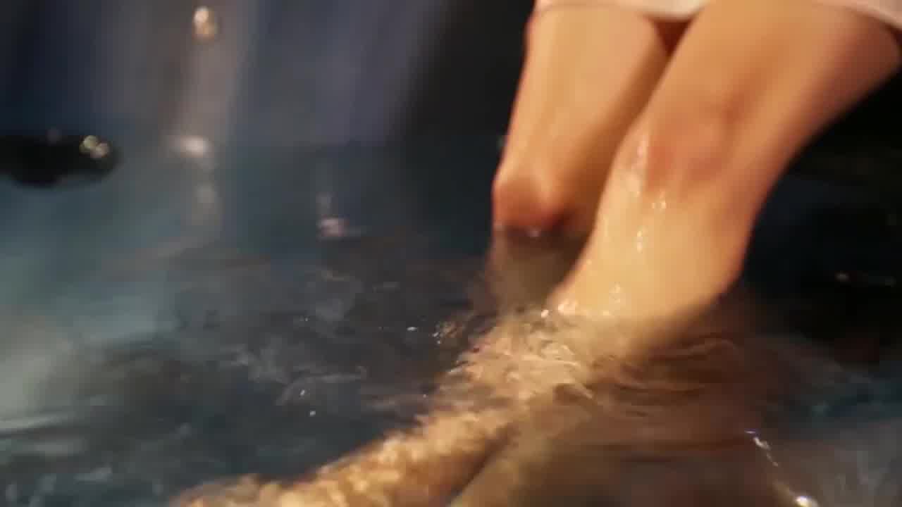  天使 我的女神 绝美妖艳大奶女模大尺度高清写真 的剧照4