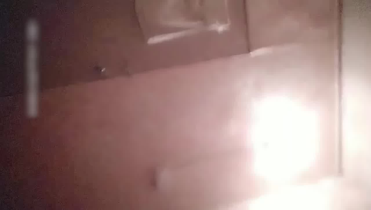  【探访按摩店】极品美女被村长暴力打桩骚穴，被操的喜笑颜开非常满足恋恋不舍。要找村长当炮友。 的剧照8