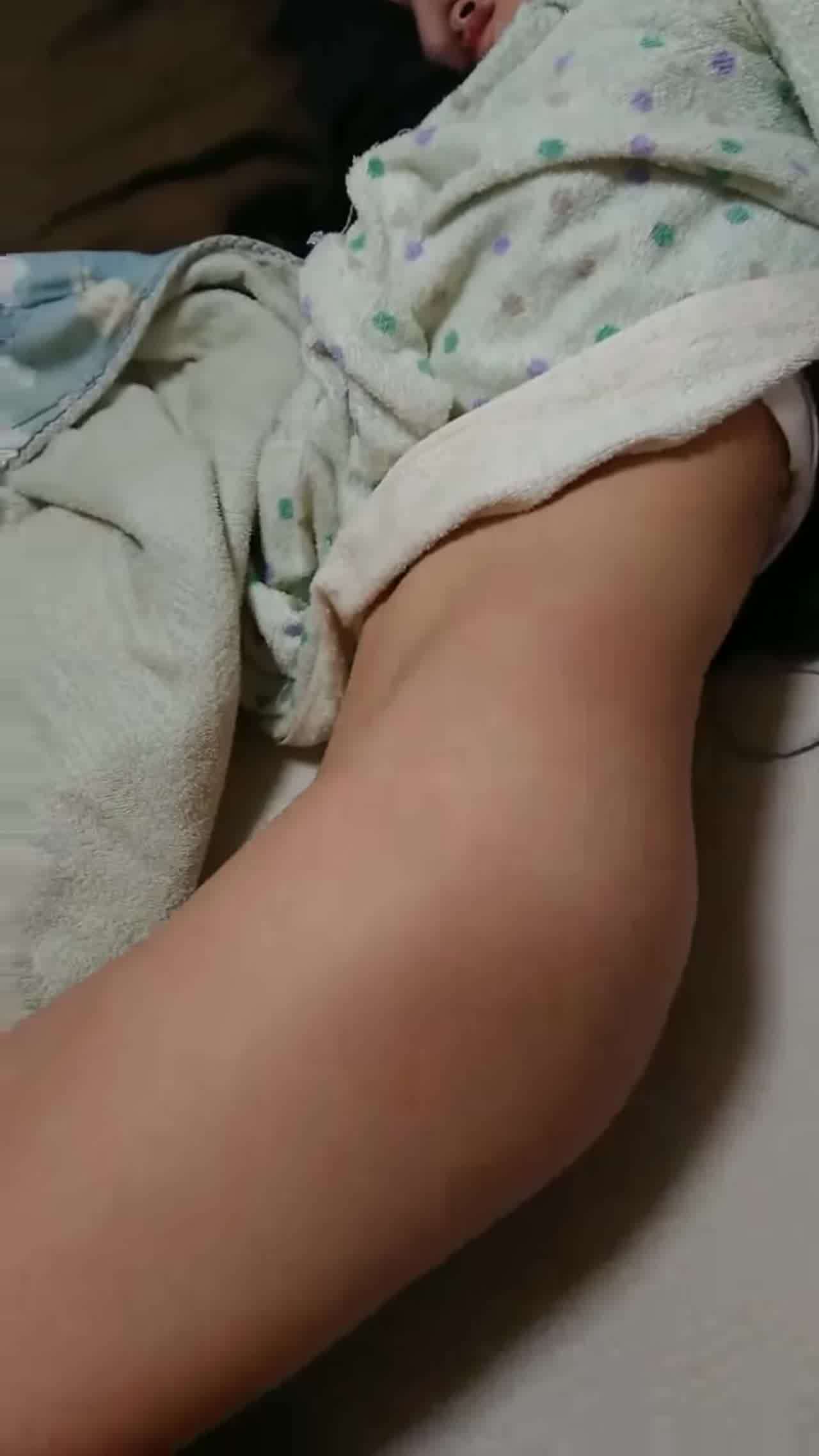  幼女萝莉的美丽胴体 的剧照3