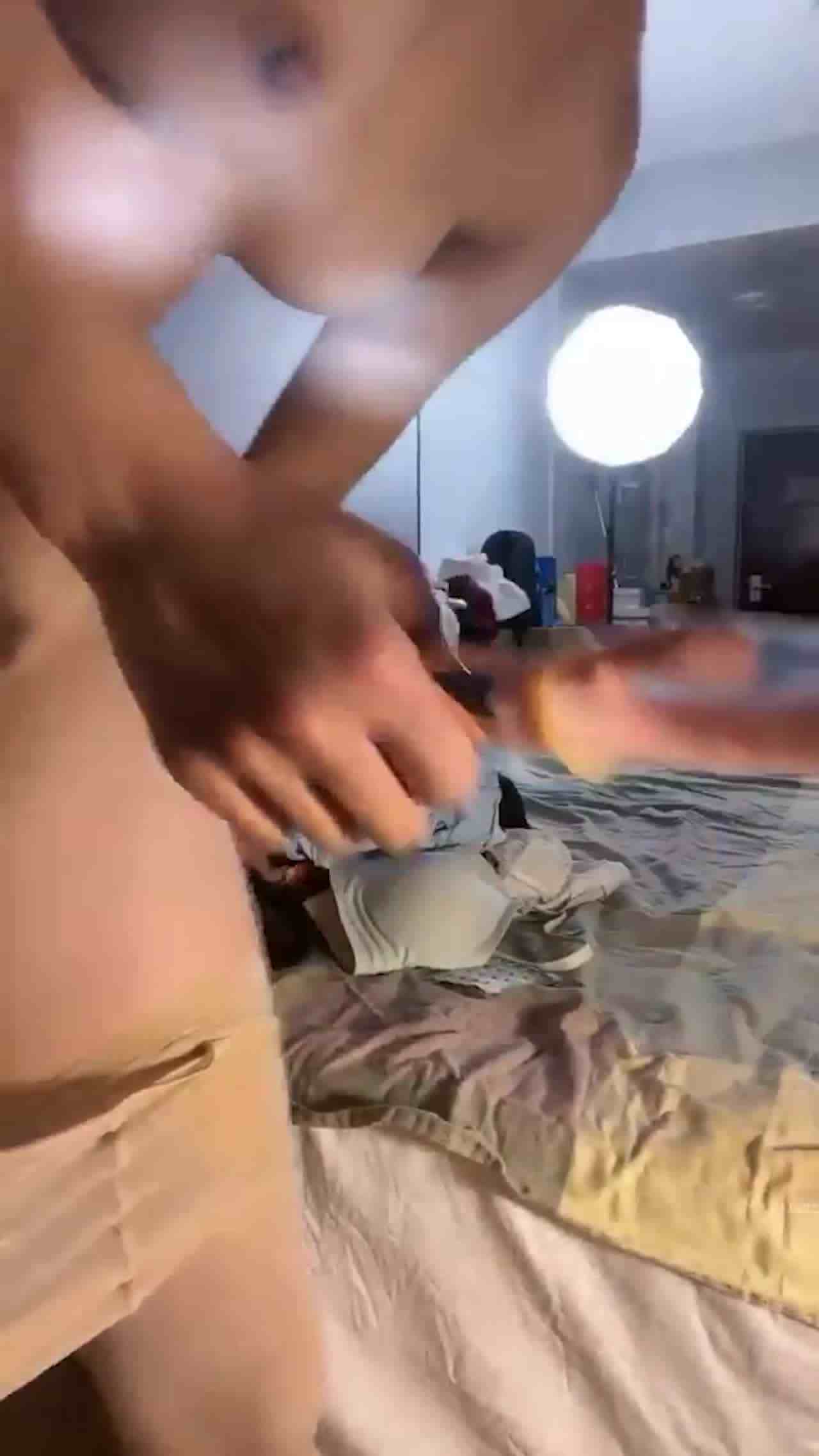  【兔子追乌龟】舞蹈超骚反差御姐 裸舞诱惑道具自慰狂插喷水 的剧照8