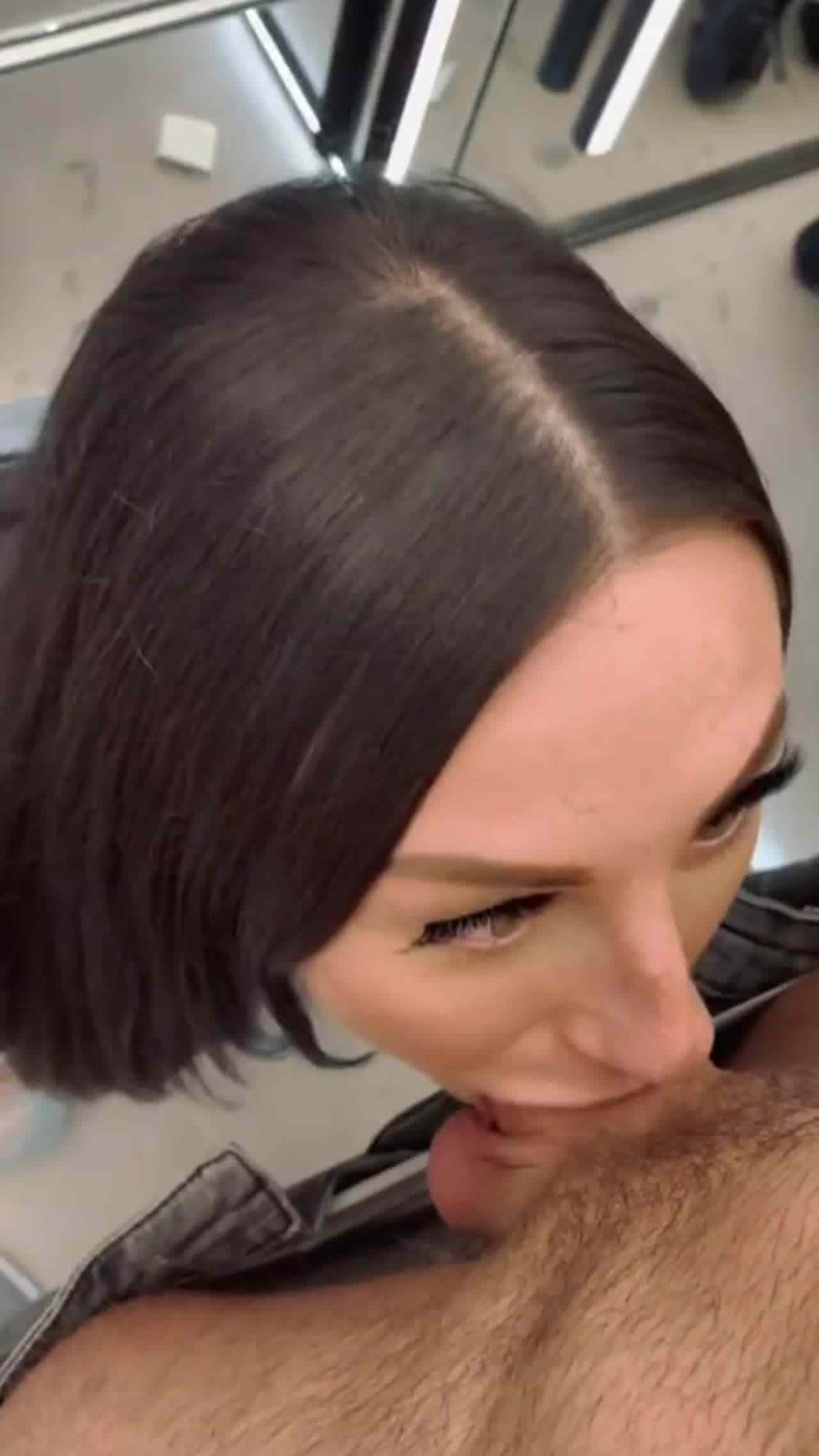  大鸡巴就是要深喉咙 这样才可以硬～～ 的剧照9