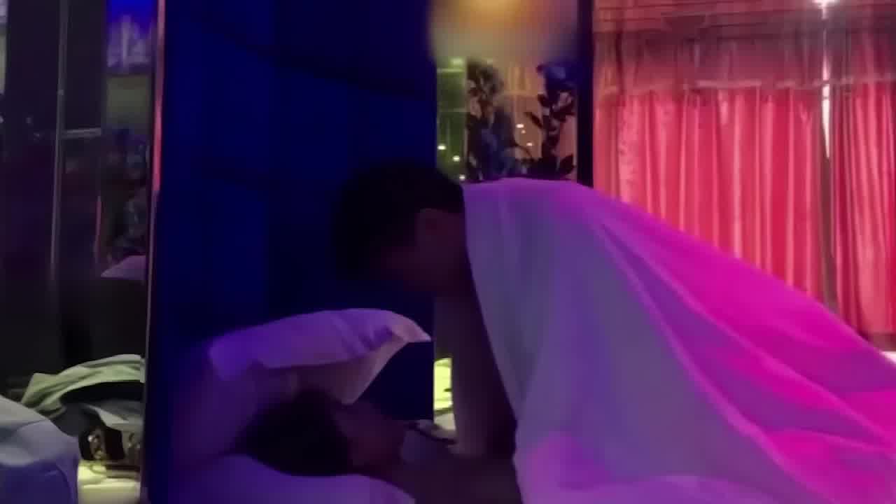  网吧事件，抖音网红不雅视频百度可查 的剧照9