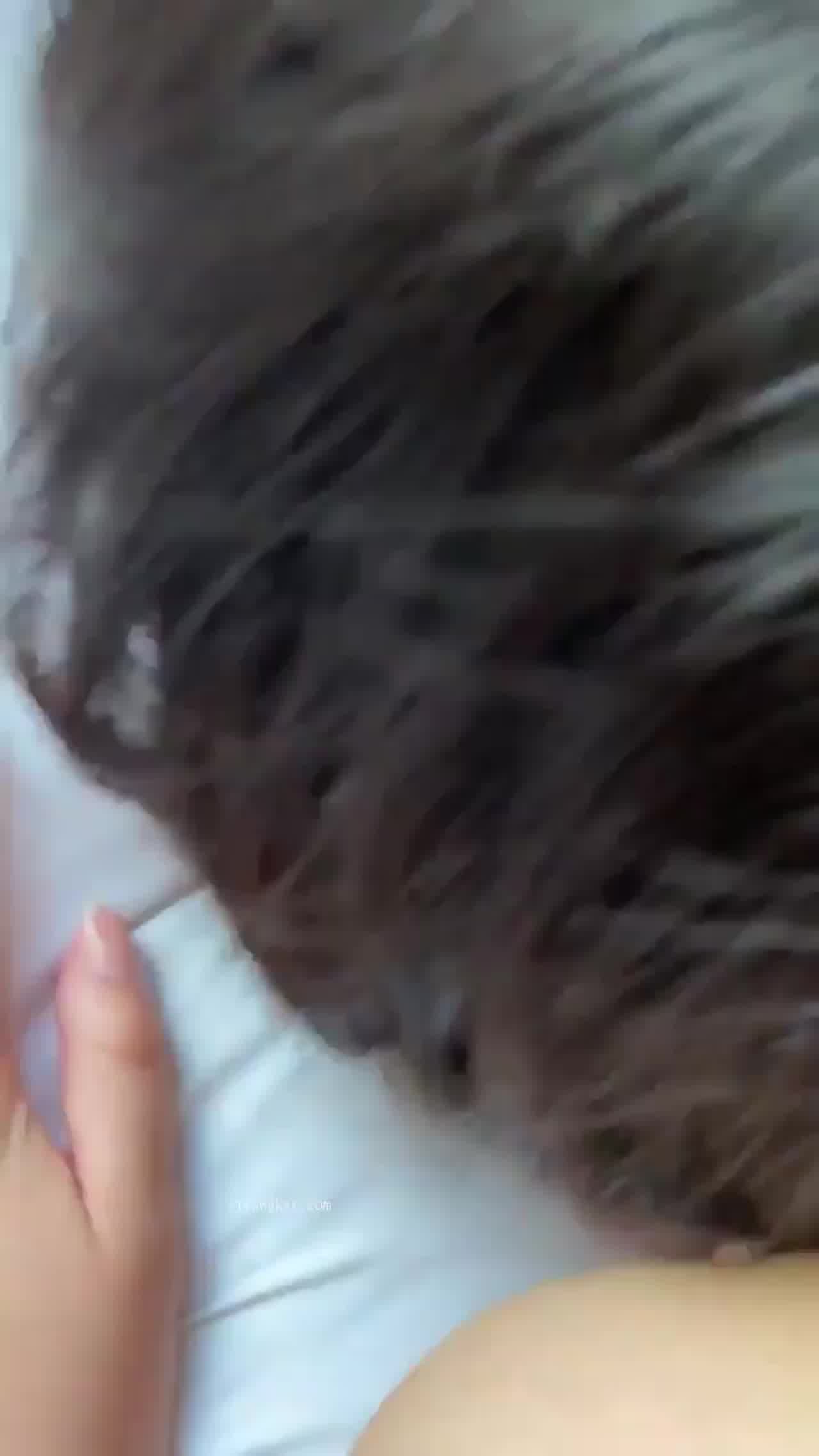  调教母狗屁股都被抽红了 的剧照2