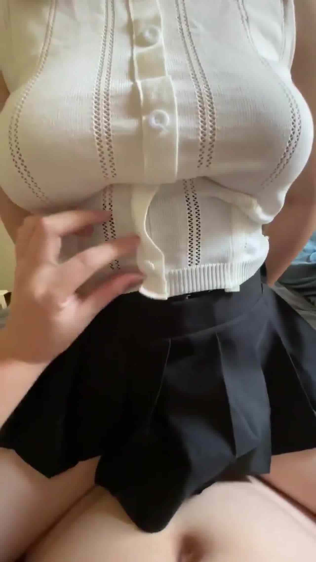  摸阿摸阿大大大勒勒 的剧照10