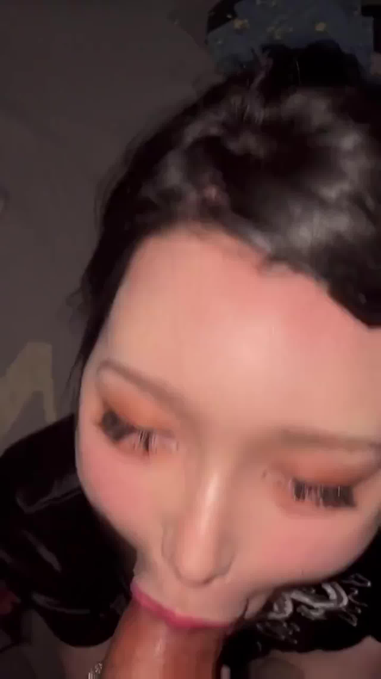  大眼御姐口交被口爆 的剧照9