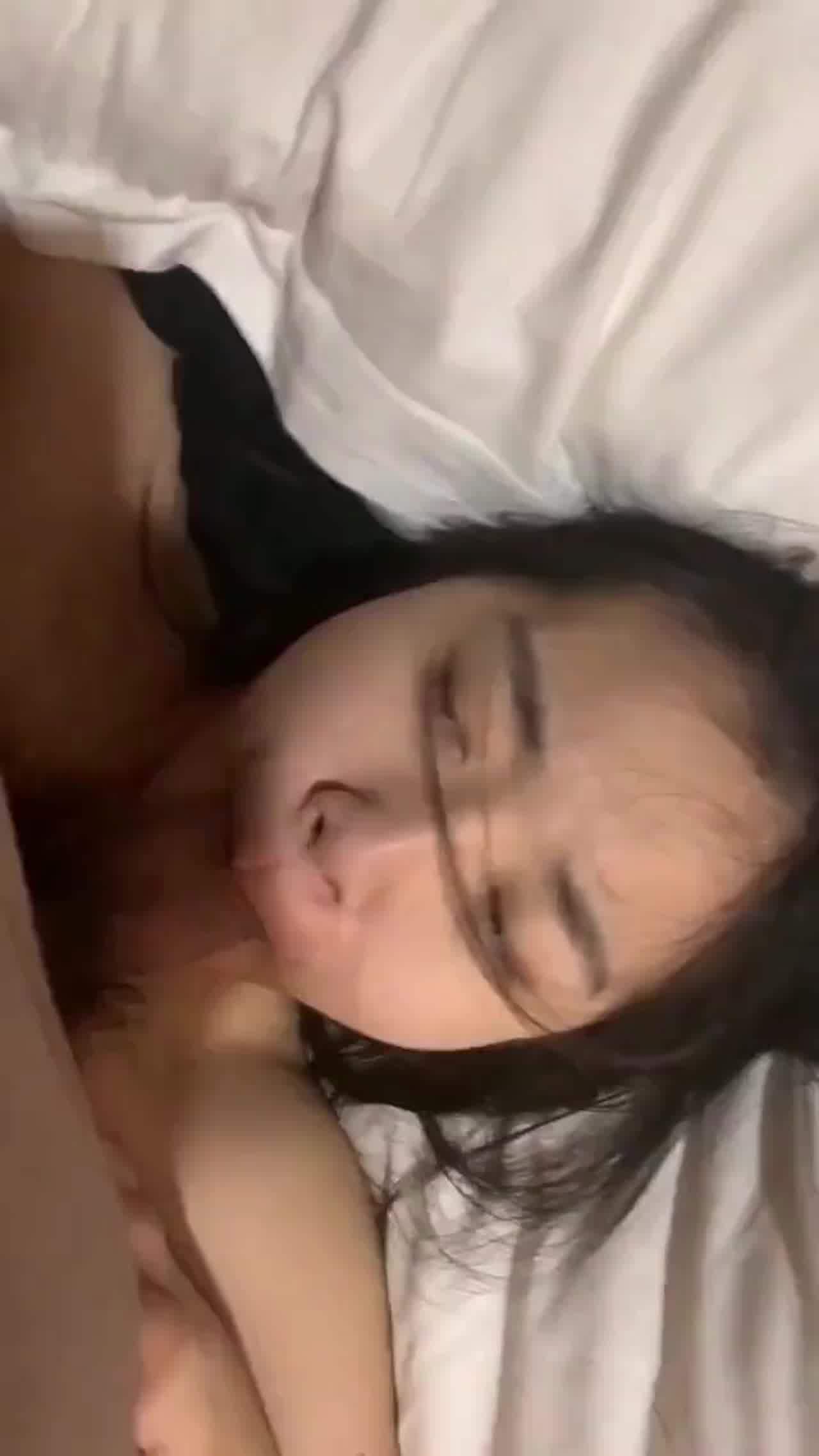  假日约炮清纯学妹 的剧照5