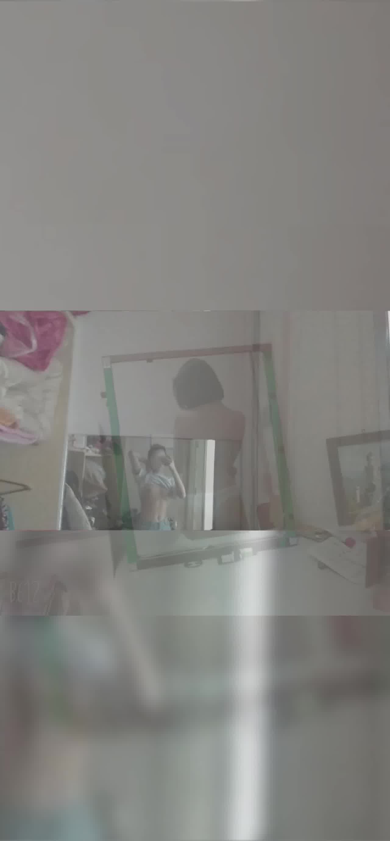  非要让我发自己的骚媳妇才能通过 的剧照8